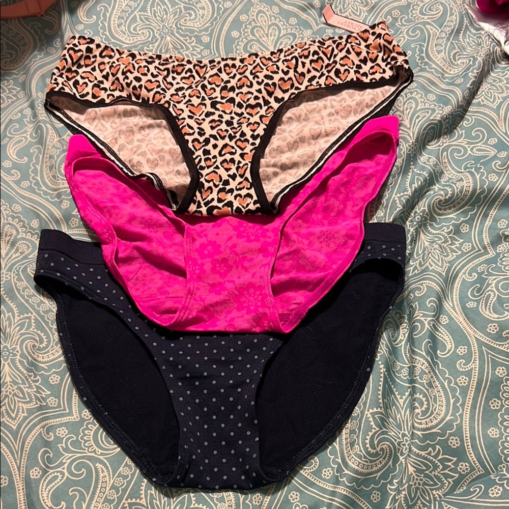 Victoria Secrets NWT sz Small
